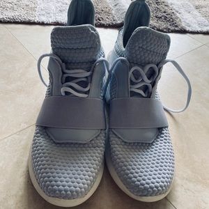 Kendall + Kylie Mesh Mid-Top Runners